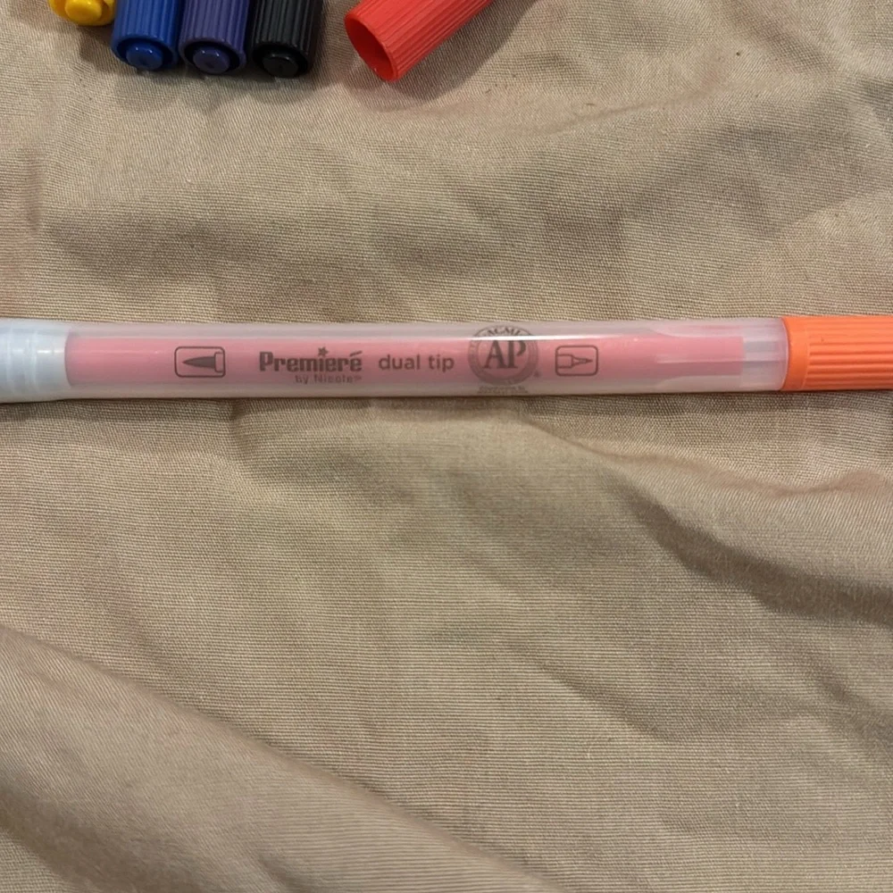 Colorful Dual-Tip Markers Set